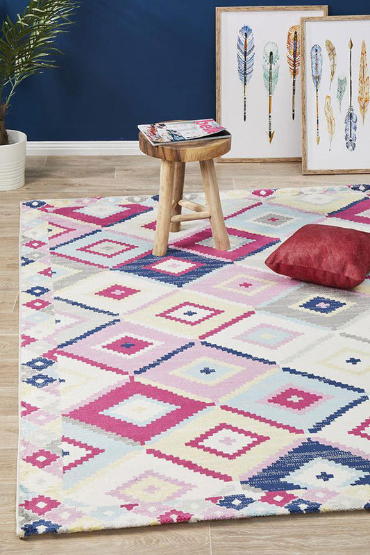 An Inside Look At The Materials & Techniques Used In Our Traditional Rug Making