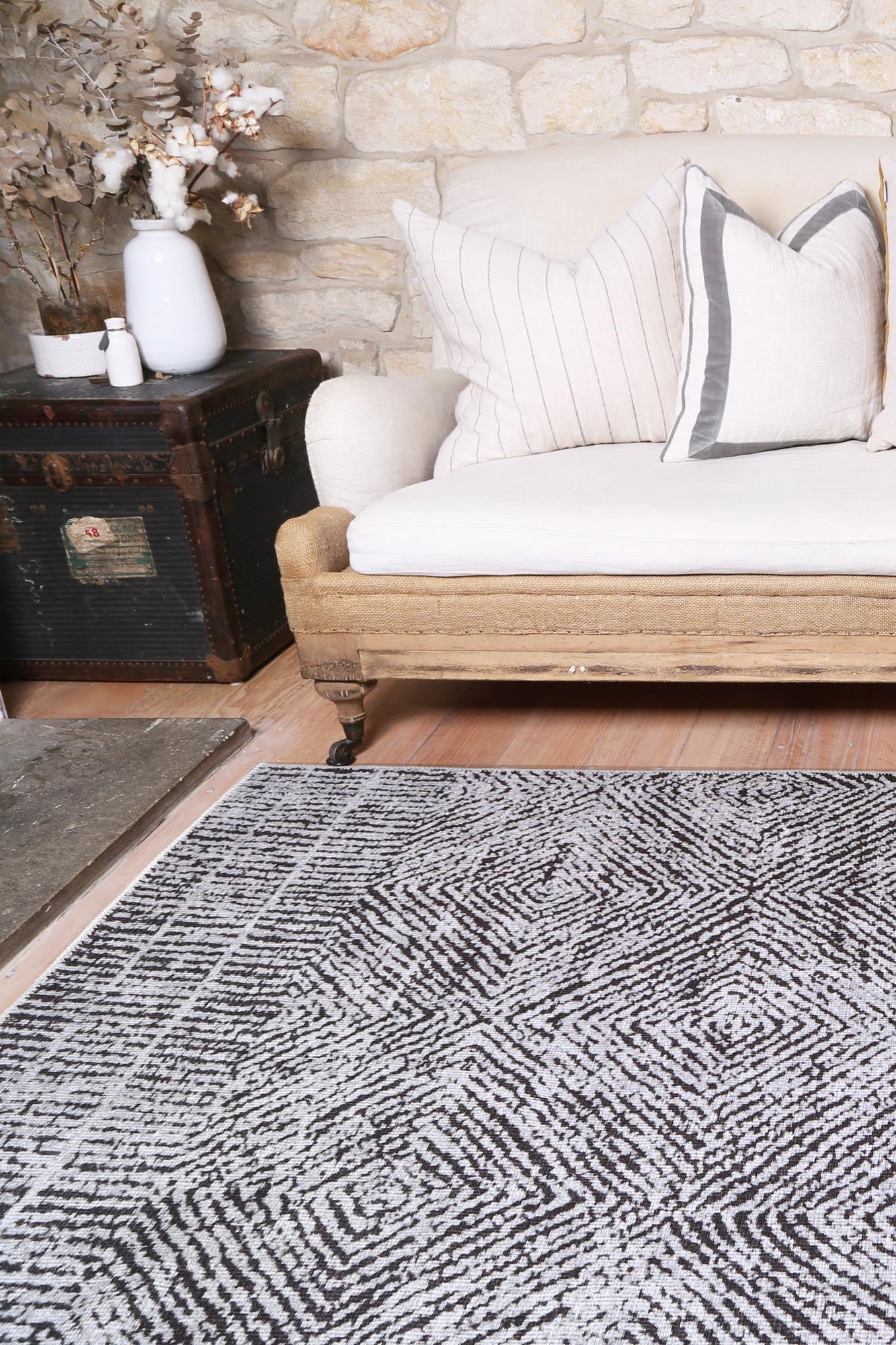 Contemporary Lauro Grey Washable Rug