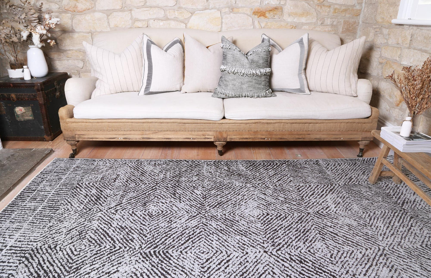 Contemporary Lauro Grey Washable Rug