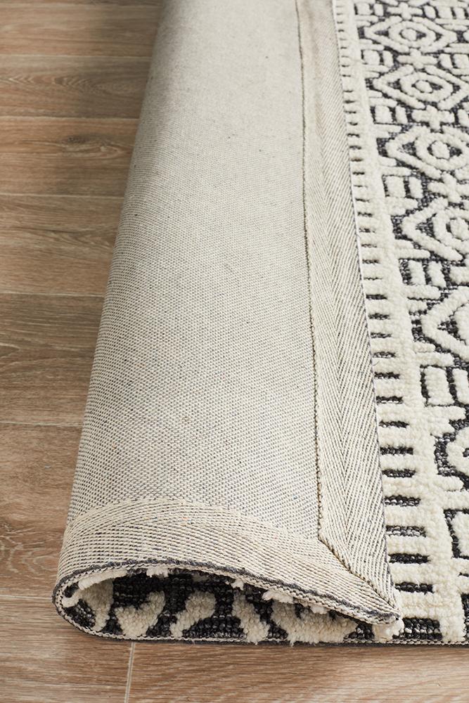 Levi Adonis Ivory Black Rug