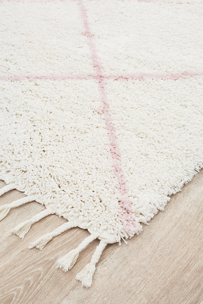 Saffron Diamond Lattice Pink Rug