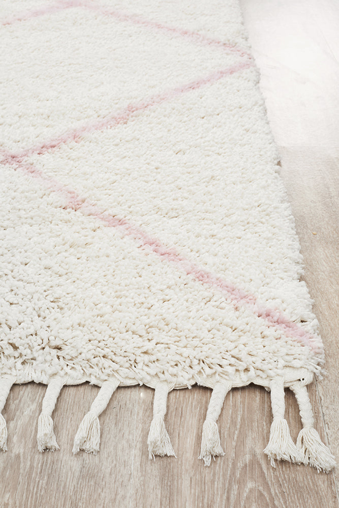 Saffron Diamond Lattice Pink Rug
