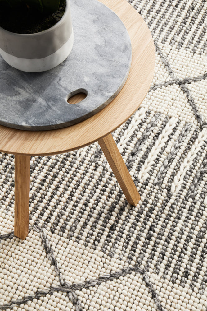 Skandinavian Skandi Tribal Grey Rug