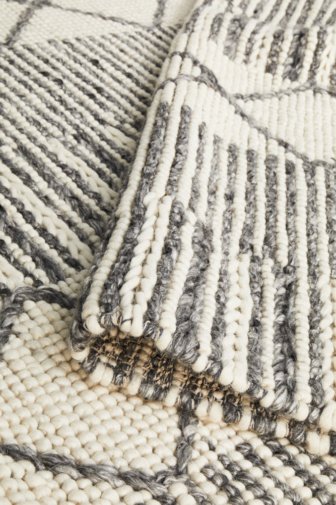 Skandinavian Skandi Tribal Grey Rug