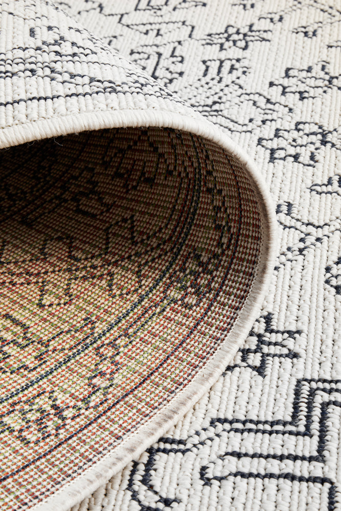 Seaside Traditional White Rug