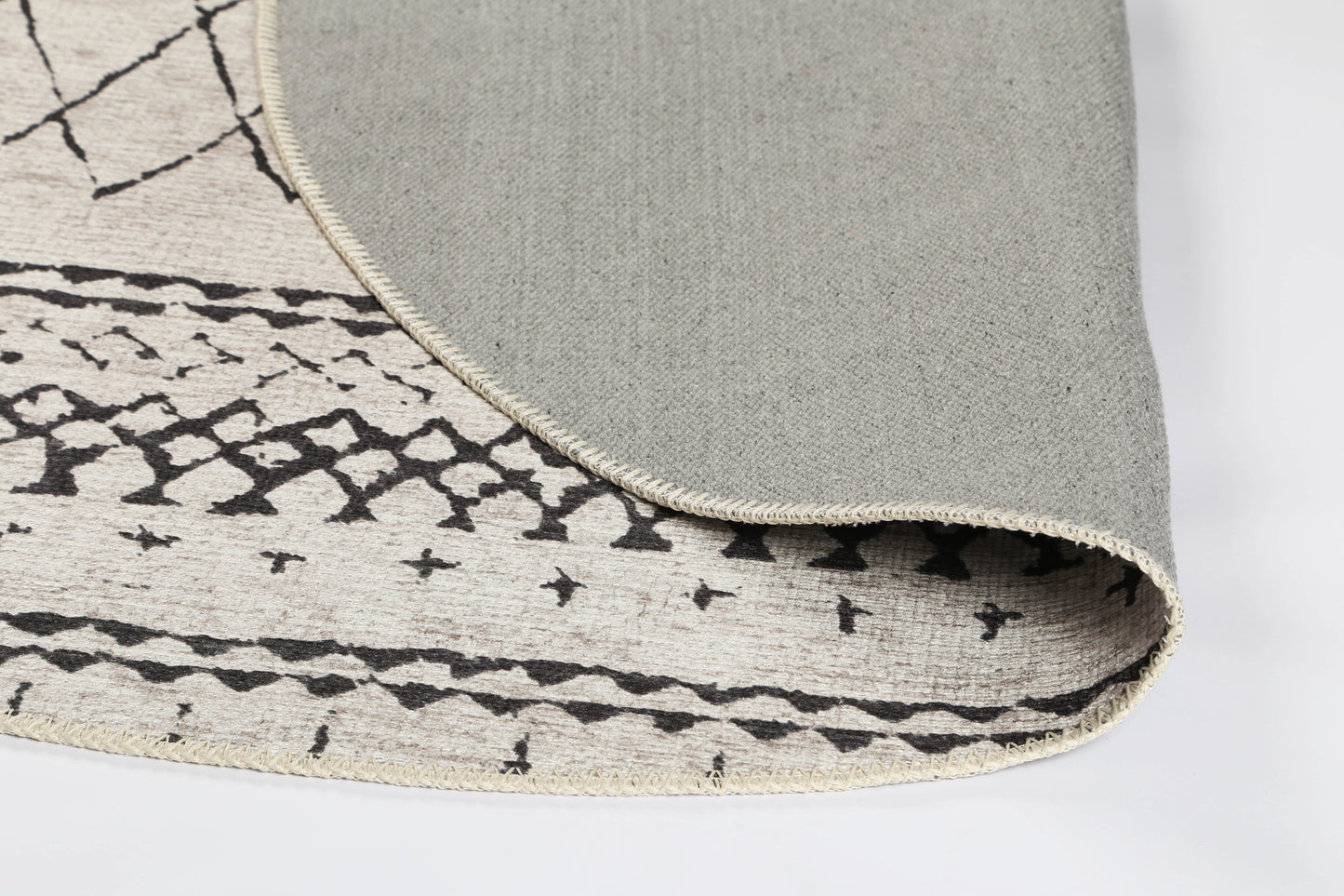 Alma Scandi Silver Round Washable Rug