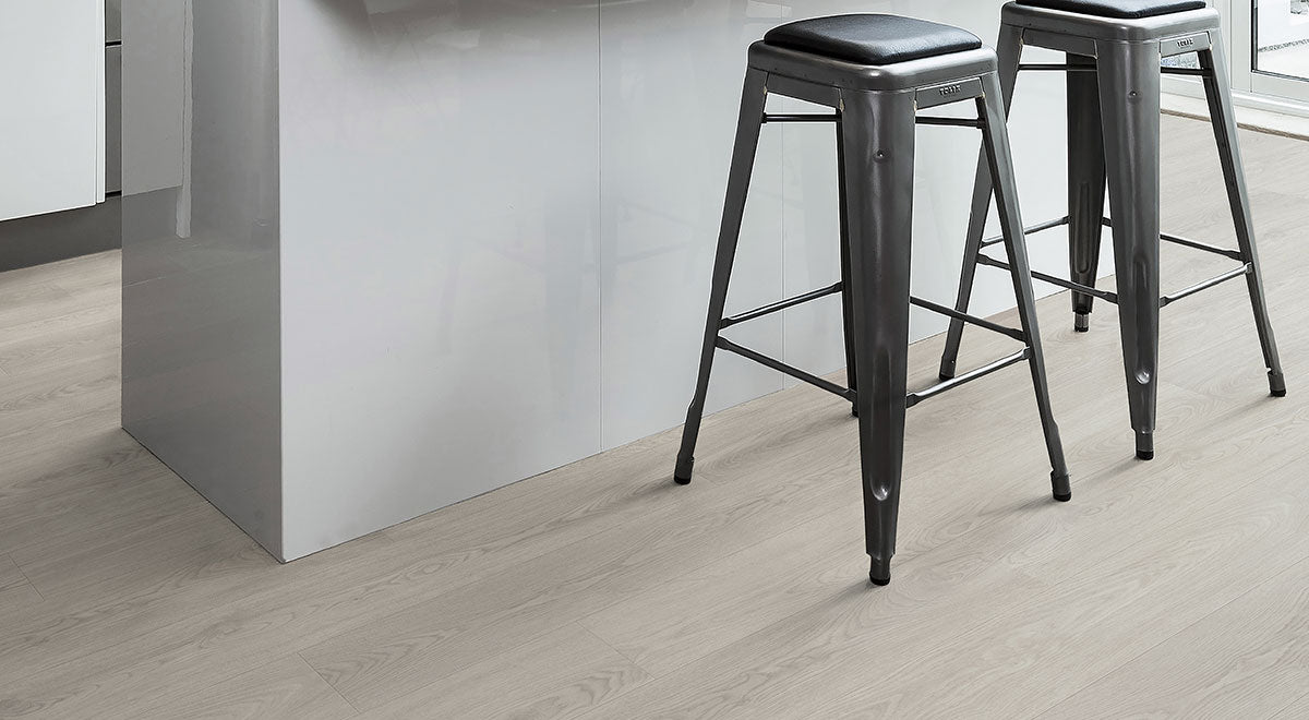 Magnitude Laminate 8mm - Birdsville – room scene 1