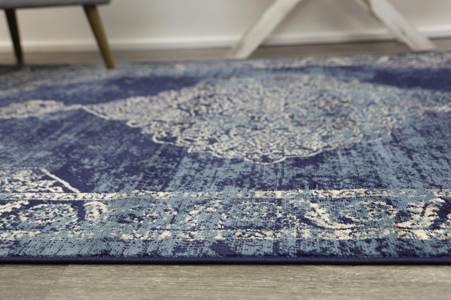 Arya Distressed Navy Rug