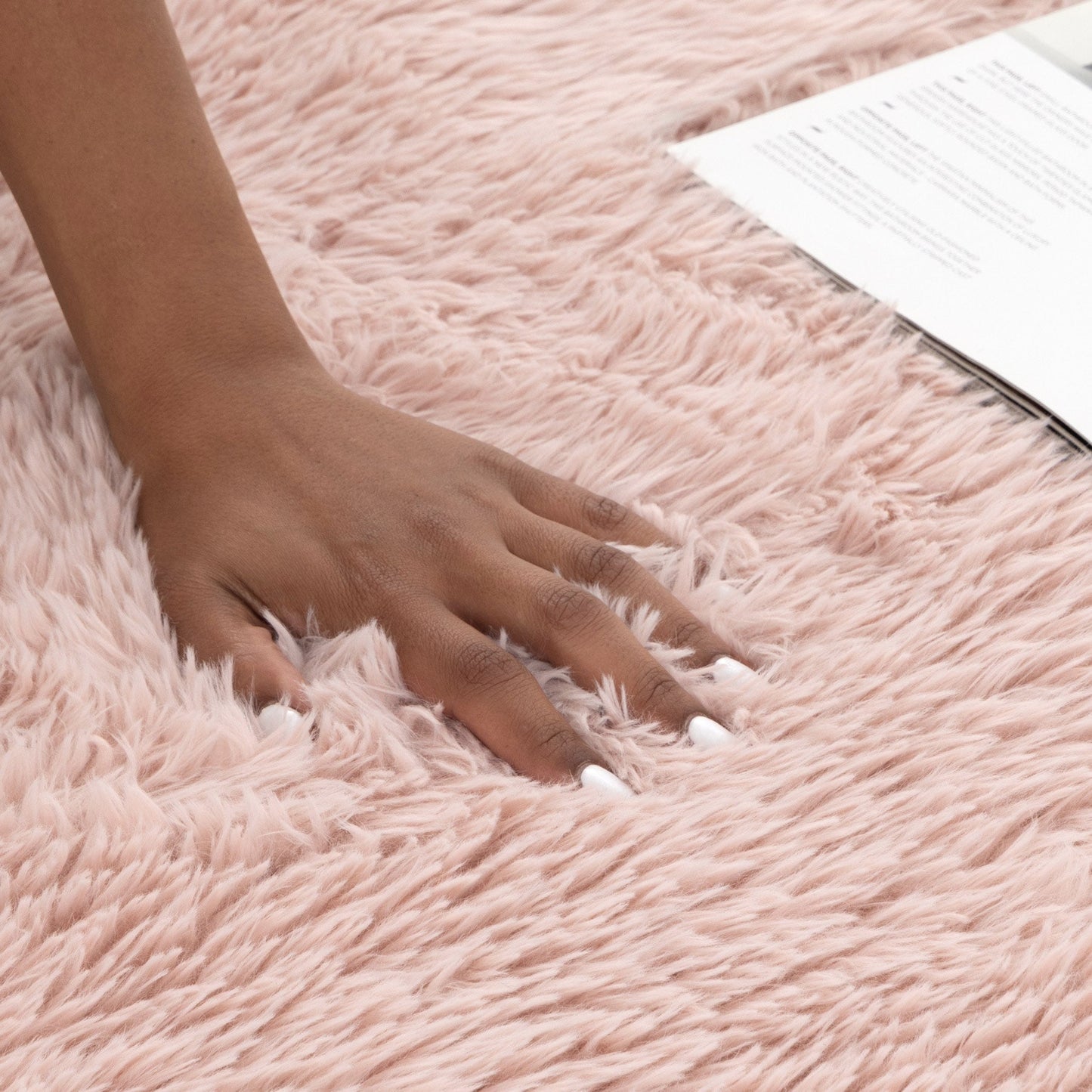 Lyla Machine Washable Shaggy Blush Rug