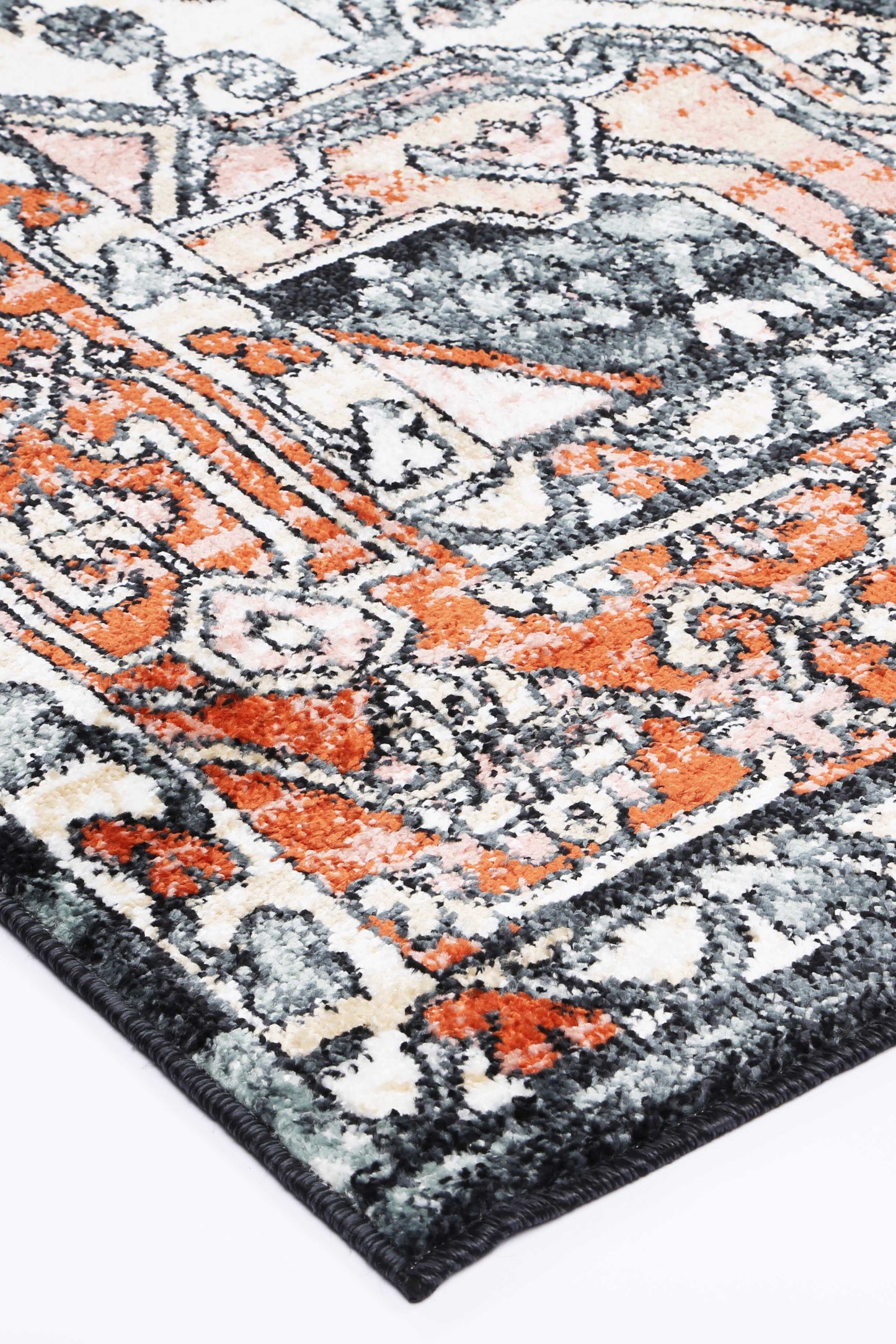 Estate Leoplda Traditional Black Rug