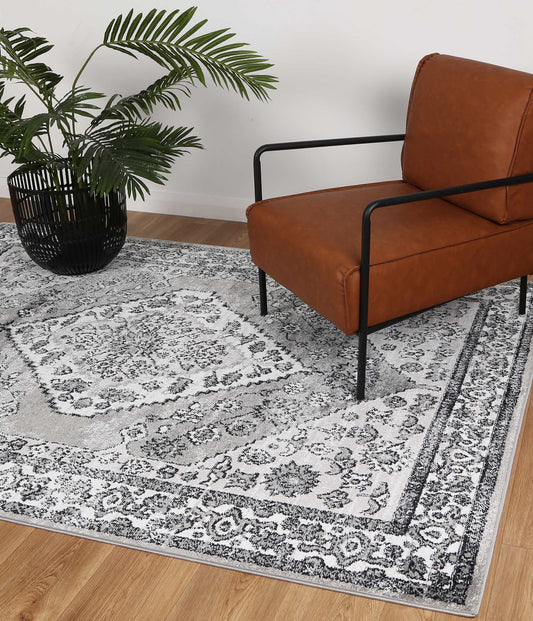 Estate Safra Traditional Grey Rug