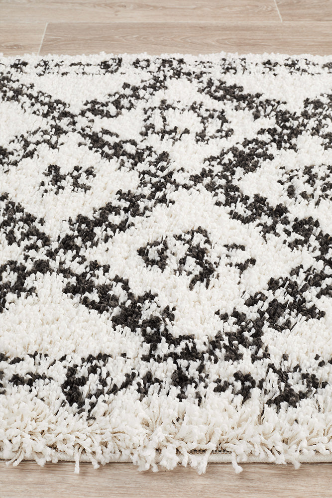 Saffron 33 White Runner Rug