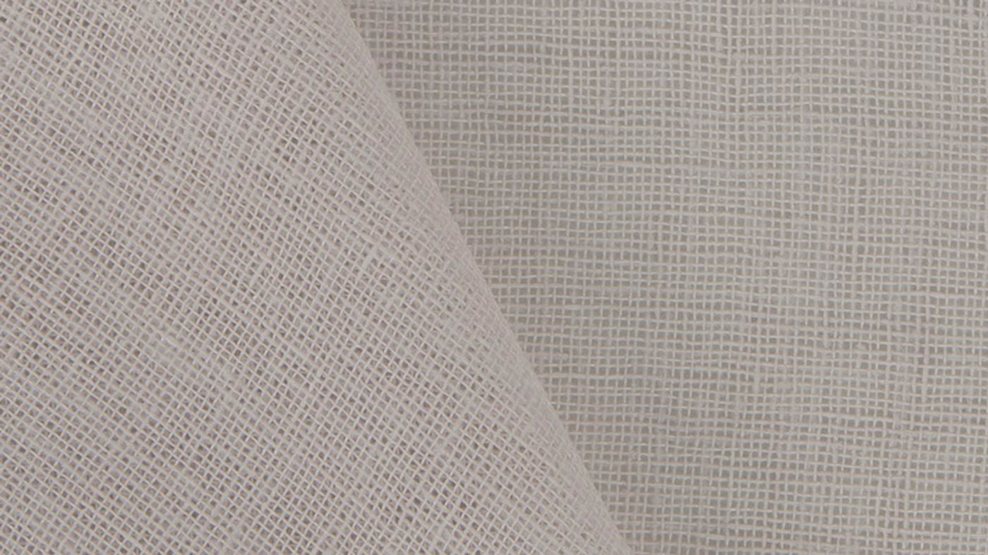 Montreux curtain fabric in Petal